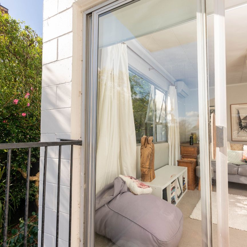 Stylish Garden Apartment in the Heart of Herne Bay - Photo 1