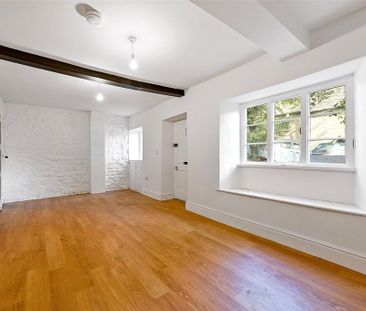 4 bedroom terraced house to rent - Photo 1