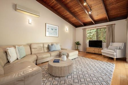 Spacious and Stylish 5-Bedroom Family Home in the Heart of Chapel Hill - Photo 2