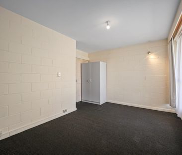 Low Maintenance, Inner City Living - Photo 3