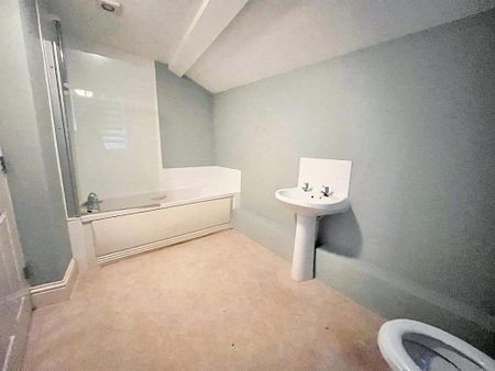 2 bedroom flat to rent - Photo 4