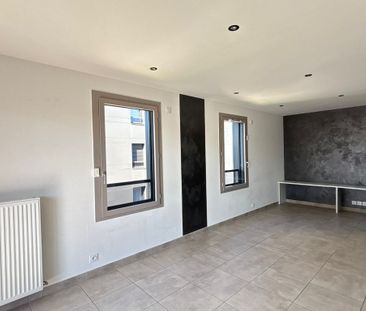 Location Appartement 4 pièces 77m² - Photo 2