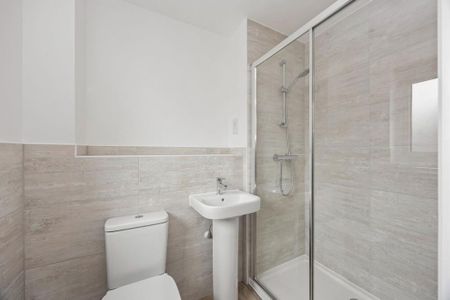 3 bedroom semi-detached house to rent - Photo 3