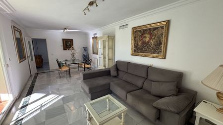 Apartamento planta baja en alquiler en Marbella, Marbella - Photo 2