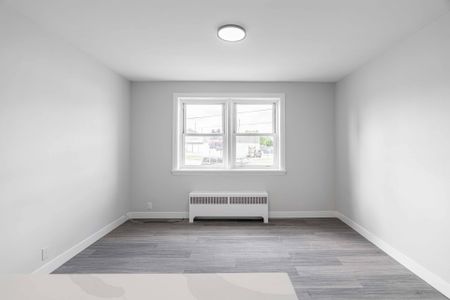 For Lease - 215 Hamilton Road Unit# 1, London East, Ontario - Photo 5