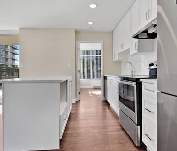 Modern 2 Bedroom 2 Bath in the heart of North Vancouver. Pet friendly. - Photo 2