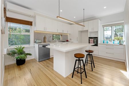 5 St James Avenue, Bentleigh VIC 3204 - House For Rent | Domain - Photo 4