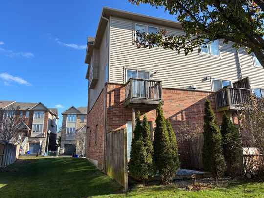 For Lease - 15 CHAPMAN Lane, Hamilton, Ontario - Photo 1