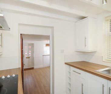 2 bedroom terraced house to rent - Photo 4