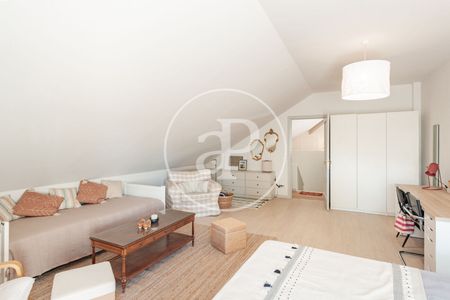 Family flat for rent in La Moraleja Urbanización (La Moraleja) - Photo 4