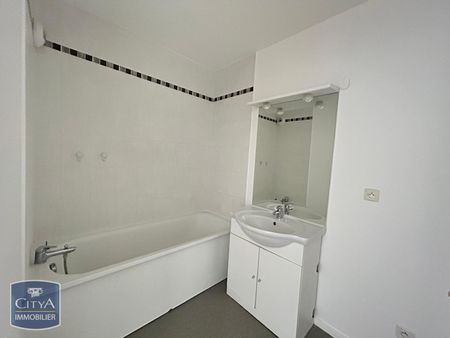 Location Appartement 3 pièces 47m² BEAUVAIS 60000 - Photo 2