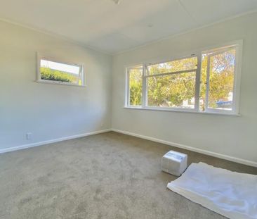 Sunny Family Home in Popular Location - Photo 3