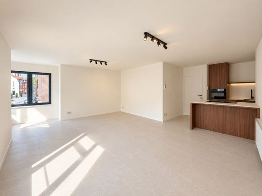 Vernieuwd appartement met 2 slaapkamers te Adegem - foto 1
