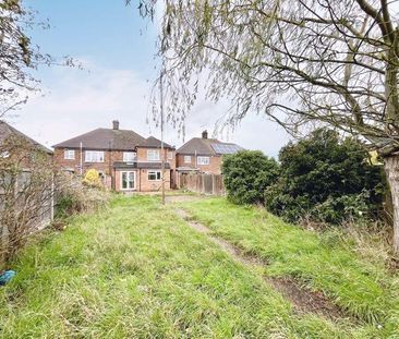 4 bedroom semi-detached house to rent - Photo 2