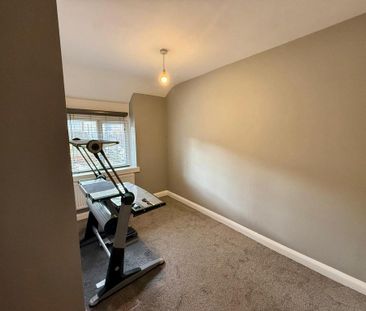 3 bedroom semi-detached house to rent - Photo 5