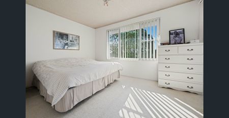 TOP-FLOOR WITH SPECTACULAR HARBOUR & CITY VIEWS - Photo 4