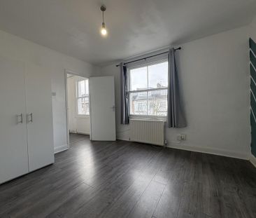 3 bedroom apartment to rent - Photo 5