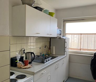 Großes Zimmer mit Balkon innerhalb einer 3er-WG // 2.OG links, Zimm... - Photo 6