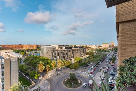 Plaça Honduras, Valencia, Valencian Community 46022 - Photo 5