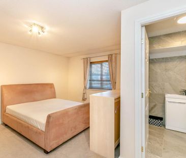 4 bedroom detached house to rent - Photo 5