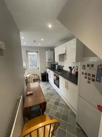 2 bedroom house share to rent - Photo 2