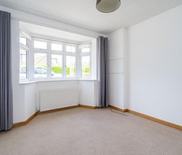 3 bedroom detached bungalow to rent - Photo 2