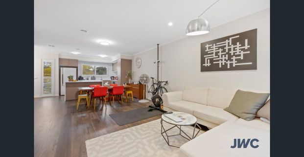 A Modern Lifestyle of Low-Maintenance Perfection! - Photo 1