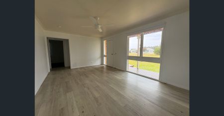 Freshly Renovated, Close To The Beach - Photo 2