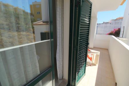 Apartamento T2, para arrendamento anual, próximo da praia em Albufeira, Algarve - Photo 4