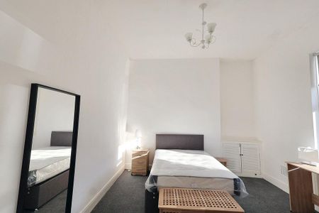 3 bedroom house share to rent - Photo 4