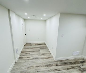 For Lease - 2 - 6 CRAIG Drive, Kitchener, Ontario - Photo 1