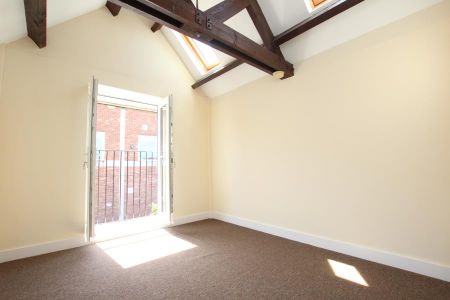 3 bedroom terraced house to rent - Photo 2