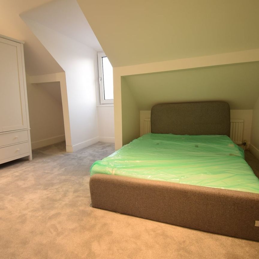 Room in a Shared House, Dagnall Park, SE25 - Photo 1