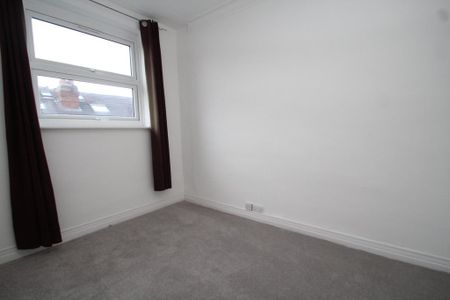 4 bedroom terraced house to rent - Photo 4