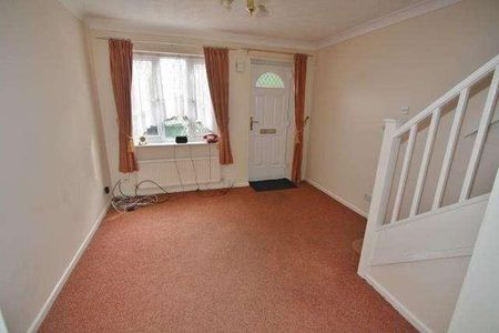 Falcon Fields, Tadley, RG26 - Photo 2