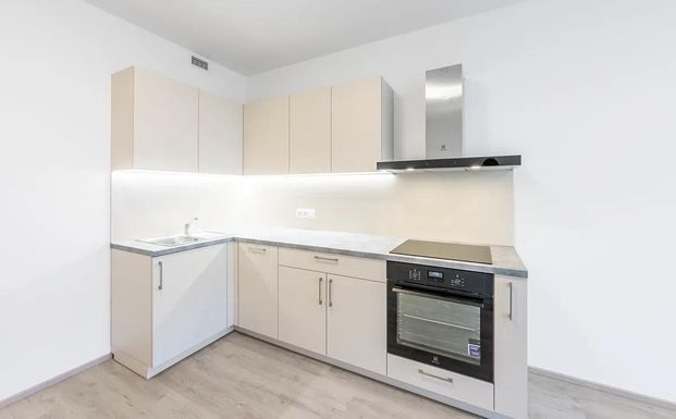 Pronájem bytu 1+kk a garsoniéry 35 m², Praha - Photo 1