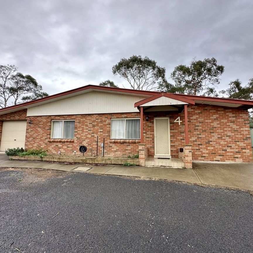 4/237 Sharp Street, Cooma - Photo 1