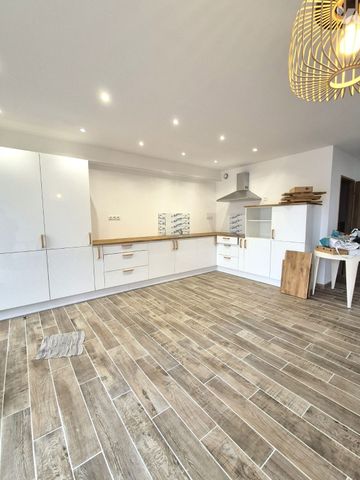 A LOUER FERQUES - MAISON 1 CHAMBRE + TERRASSE - Photo 4