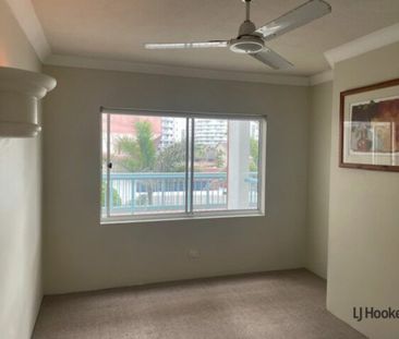 Spacious 2-Bed Apartment Offering the Ultimate Coastal Lifestyle - Photo 3