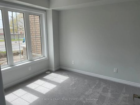 Condo Townhouse For Lease | E9087632 - Photo 4