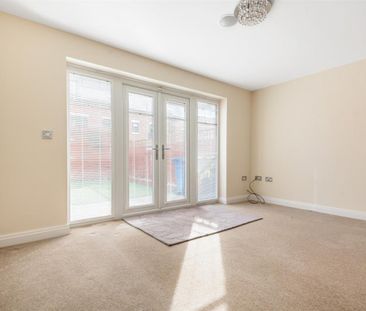 4 bedroom House To Let - Photo 2