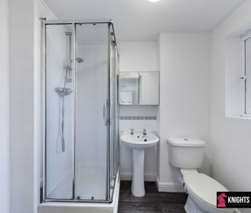 Price £1,100 pcm - Available Now - Unfurnished - Photo 6