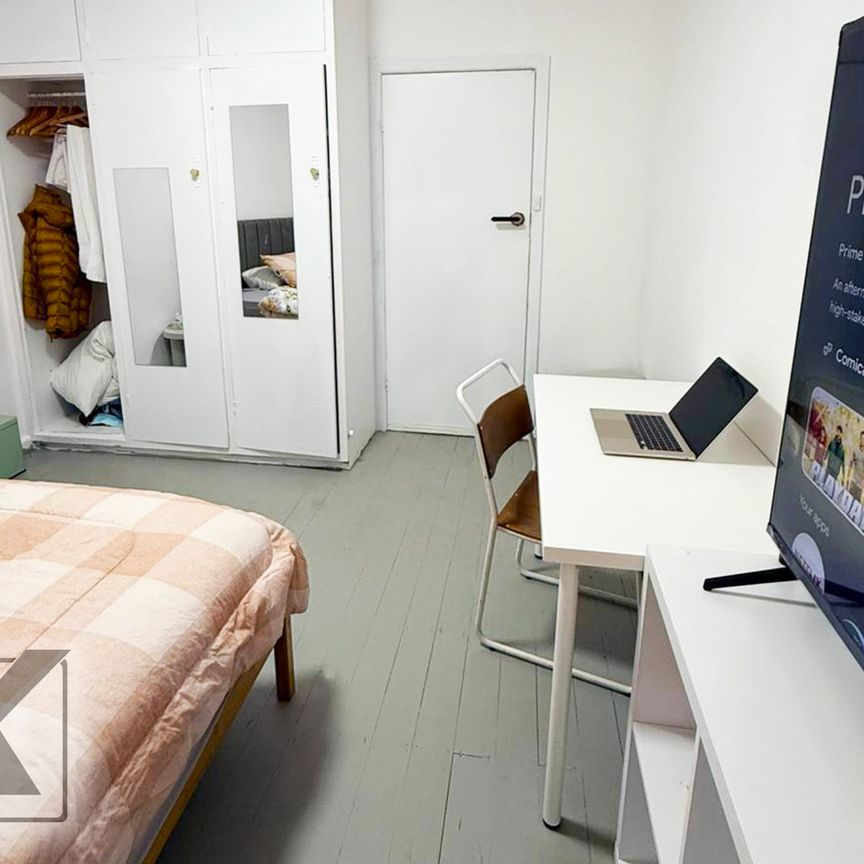 Mooroolbark - Photo 1