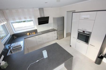 Neuwertig! Modern! Nichtalltäglich! Einfamilienhaus mit Garage und raffinierten Extras! - Photo 5