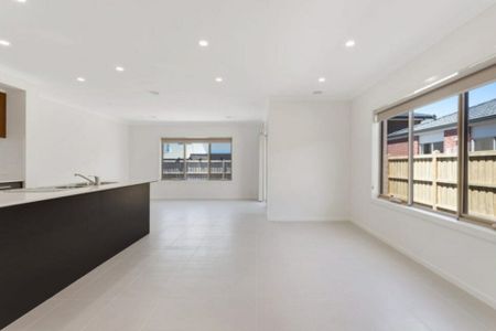 9 Squadron Road, Point Cook VIC, Belconnen - Photo 4