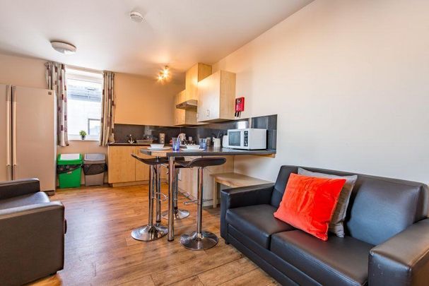 1 bedroom in a flat share to rent - Photo 1