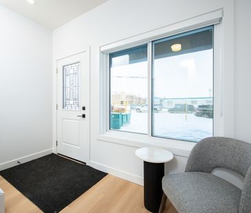 Breeze Nouveau Townhouses - Get One Month Free! - Photo 3