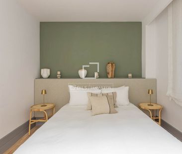 Excellent 4 Bedroom apartment for rent in Almagro, Madrid - Photo 2