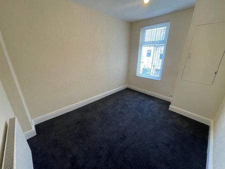 Napier Road, NEW FERRY CH62 - Photo 2