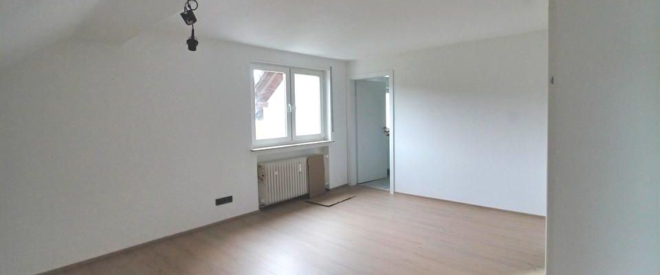 Sonnige Dachgeschosswohnung mit großzügigem Grundriss in Wilnsdorf - Niederdielfen - Photo 1